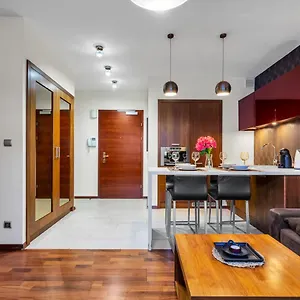 Atelier - Central, Parking, Metro Nearby - By Rentujemy , Warszawa Polska